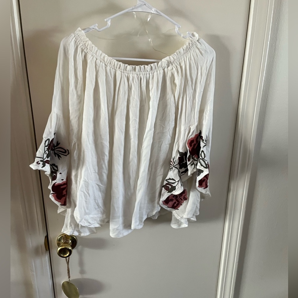 Blue Rair embroidered ruffle sleeved flowy top